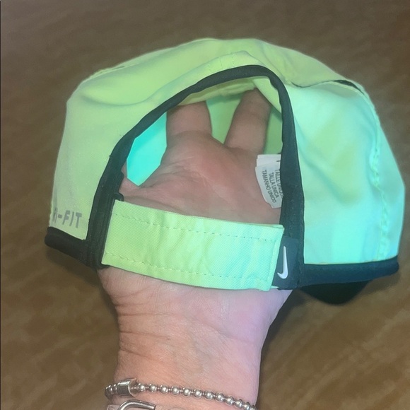 Nike Bright Neon Green Sports Cap - Picture 5 of 9